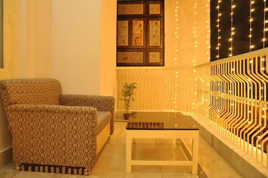 Hotel Kiran Palace พาราณสี ภายนอก รูปภาพ